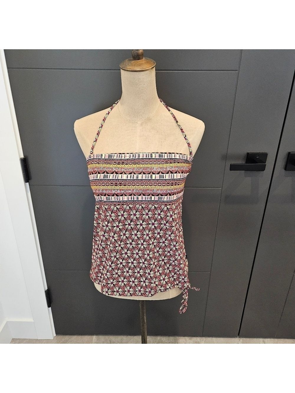 Size Medium LA VIE EN ROSE bathing suit top